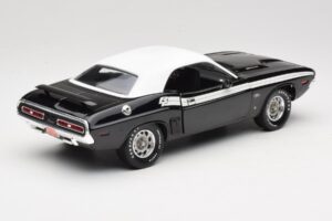 Dodge Challenger R/T Nero & Bianco ERTL 1:18 36549 Pressofusione — immagine 3 di 8