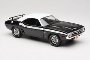 Dodge Challenger R/T Nero & Bianco ERTL 1:18 36549 Pressofusione — immagine 6 di 8