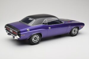 Dodge Challenger R/T Plum Crazy Otto 1:12 G083 Resina — immagine 2 di 6