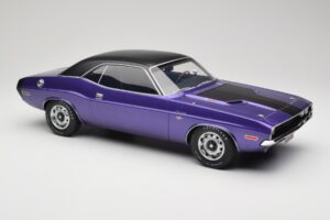 Dodge Challenger R/T Plum Crazy Otto 1:12 G083 Resina — immagine 4 di 6