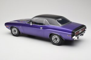 Dodge Challenger R/T Plum Crazy Otto 1:12 G083 Resina — immagine 5 di 6