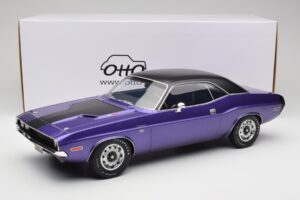Dodge Challenger R/T Plum Crazy Otto 1:12 G083 Resina — immagine 6 di 6