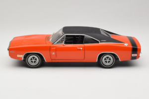 Dodge Charger R/T Arancione & Nero American Muscle 1:18 39314 Pressofusione — immagine 4 di 8