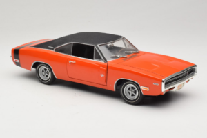 Dodge Charger R/T Arancione & Nero American Muscle 1:18 39314 Pressofusione — immagine 6 di 8