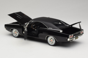 Dodge Charger R/T Steve McQueen Bullitt Movie Greenlight 1:18 12839 Pressofusione — immagine 5 di 8