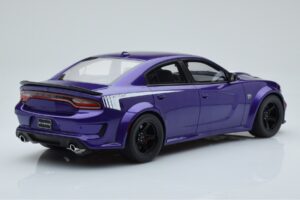 Dodge Charger Super Bee Viola GT Spirit 1:18 GT895 Resina — immagine 2 di 6