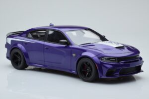 Dodge Charger Super Bee Viola GT Spirit 1:18 GT895 Resina — immagine 4 di 6