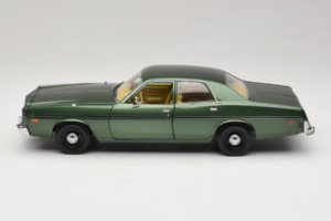 Dodge Monaco Verde Hunter GreenLight 1:18 19045 Pressofusione — immagine 4 di 8