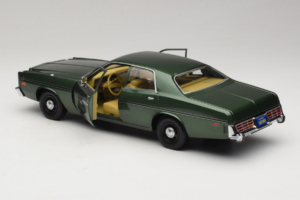 Dodge Monaco Verde Hunter GreenLight 1:18 19045 Pressofusione — immagine 5 di 8