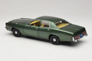Dodge Monaco Verde Hunter GreenLight 1:18 19045 Pressofusione — immagine 7 di 8