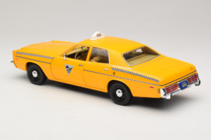 Dodge Monaco Taxi Rocky III GreenLight 1:18 19111 Pressofusione — immagine 7 di 8