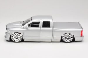 Dodge Ram Tuned Argento Jada 1:18 63162-SM Pressofusione — immagine 4 di 8