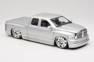 Dodge Ram Tuned Argento Jada 1:18 63162-SM Pressofusione — immagine 6 di 8