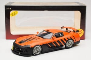 Dodge Viper Competition Coupe Go Man Go Orange AUTOart 1:18 80422 Pressofusione — immagine 6 di 6