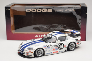Dodge Viper GTS-R #94 Viper Team Oreca O. Beretta / T. Archer / D. Dupuy 24 Hours of Daytona 1997 AUTOart 1:18 89723 Pressofu — immagine 8 di 8