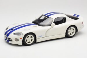 Dodge Viper GTS Stone White GT Spirit 1:18 GT940 Resina