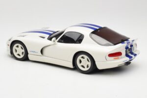Dodge Viper GTS Stone White GT Spirit 1:18 GT940 Resina — immagine 5 di 6