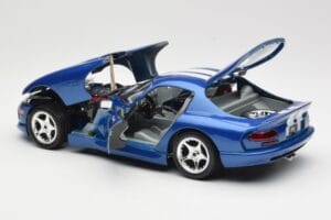 Dodge Viper GTS SR II Blu con Strisce Bianche Bburago 1:18 3330 Pressofusione — immagine 5 di 8