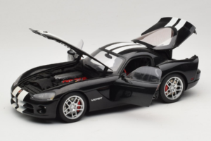 Dodge Viper SRT-10 Coupe Nero AUTOart 1:18 71712 Pressofusione — immagine 2 di 8