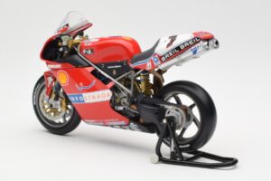 Ducati 998R WSB #1 T. Bayliss Ducati Infostrada 2002 Minichamps 1:12 122021201 Pressofusione — immagine 5 di 6