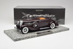 Duesenberg SJN Convertible Coupe Bordeaux Minichamps 1:18 107150331 Pressofusione — immagine 2 di 6
