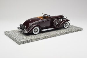 Duesenberg SJN Convertible Coupe Bordeaux Minichamps 1:18 107150331 Pressofusione — immagine 5 di 6