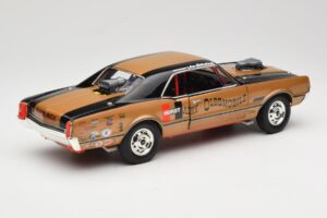 Oldsmobile 442 Hurst Hairy Olds Twin-Engine 4WD 1966 Highway 61 1:18 50089 Pressofusione — immagine 3 di 8