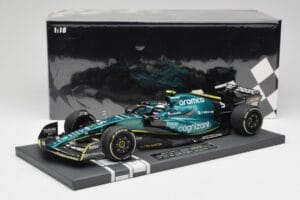 Aston Martin AMR22 Aramco #5 S. Vettel Abu Dhabi GP 2022 Last Race Collector's Edition Minichamps 1:18 117222205 Resina — immagine 7 di 7