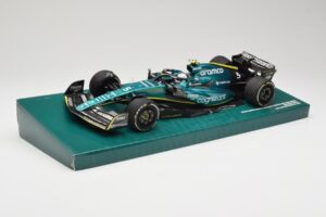 Aston Martin AMR22 #5 S. Vettel Last Race Abu Dhabi GP 2022 Minichamps 1:18 147222205 Resina — immagine 2 di 7