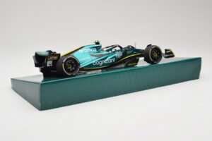 Aston Martin AMR22 #5 S. Vettel Last Race Abu Dhabi GP 2022 Minichamps 1:18 147222205 Resina — immagine 3 di 7