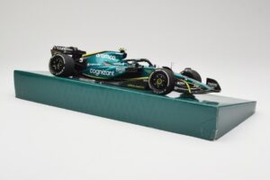 Aston Martin AMR22 #5 S. Vettel Last Race Abu Dhabi GP 2022 Minichamps 1:18 147222205 Resina — immagine 4 di 7
