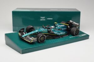 Aston Martin AMR22 #5 S. Vettel Last Race Abu Dhabi GP 2022 Minichamps 1:18 147222205 Resina — immagine 7 di 7