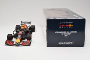 Aston Martin Red Bull Racing RB15 #33 M. Verstappen F1 2019 Minichamps 1:18 110190033 Pressofusione — immagine 6 di 7