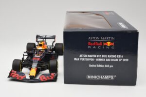 Aston Martin Red Bull Racing RB16 #33 M. Verstappen Abu Dhabi GP Winner 2020 Minichamps 1:18 110201733 Pressofusione — immagine 6 di 7