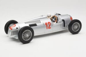 Auto Union Type C #12 H. Stuck Hungarian GP Budapest 1936 Minichamps 1:18 155361012 Pressofusione — immagine 2 di 6