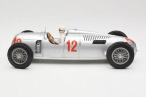 Auto Union Type C #12 H. Stuck Hungarian GP Budapest 1936 Minichamps 1:18 155361012 Pressofusione — immagine 3 di 6