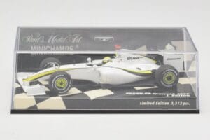 Brawn GP Mercedes BGP001 #22 J. Button Showcar 2009 Minichamps 1:43 400090092 Pressofusione — immagine 5 di 5