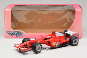 Ferrari 248 F1 #5 M. Schumacher German GP Hockenheimring 2006 Hot Wheels 1:18 J2887 Pressofusione — immagine 6 di 6