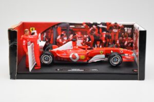 Ferrari F2003-GA F1 Constructors World Champions 2003 Hot Wheels 1:18 G3764 Pressofusione — immagine 6 di 7
