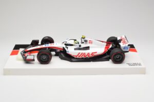 Haas VF-22 #47 M. Schumacher Bahrain GP 2022 Minichamps 1:18 147220147 Pressofusione