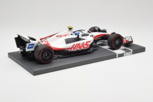 Haas VF-22 #47 M. Schumacher Brazilian GP 2022 Minichamps 1:18 117222147 Resina — immagine 3 di 7