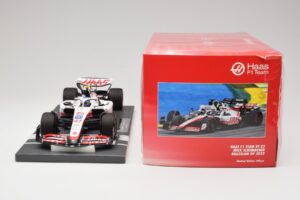 Haas VF-22 #47 M. Schumacher Brazilian GP 2022 Minichamps 1:18 117222147 Resina — immagine 6 di 7