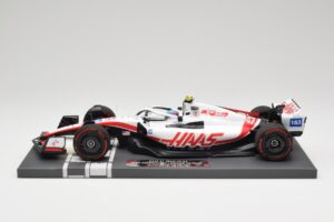 Haas VF-22 #47 M. Schumacher British GP 2022 Minichamps 1:18 117221047 Resina