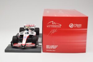 Haas VF-22 #47 M. Schumacher British GP 2022 Minichamps 1:18 117221047 Resina — immagine 6 di 7