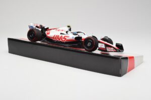 Haas VF-22 #47 M. Schumacher British GP Points 2022 Minichamps 1:18 147221047 Pressofusione — immagine 4 di 6