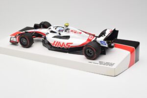 Haas VF-22 #47 M. Schumacher British GP Points 2022 Minichamps 1:18 147221047 Pressofusione — immagine 5 di 6