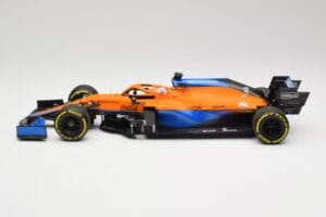 McLaren MCL35M #3 D. Ricciardo Bahrain GP 2021 Minichamps 1:18 530211803 Pressofusione — immagine 3 di 7