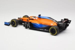 McLaren MCL35M #3 D. Ricciardo Bahrain GP 2021 Minichamps 1:18 530211803 Pressofusione — immagine 5 di 7