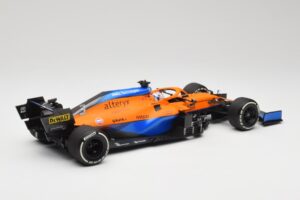 McLaren MCL35M #3 D. Ricciardo Italian GP Winner 2021 Minichamps 1:18 530213303 Resina — immagine 2 di 7