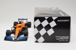 McLaren MCL35M #3 D. Ricciardo Italian GP Winner 2021 Minichamps 1:18 530213303 Resina — immagine 6 di 7